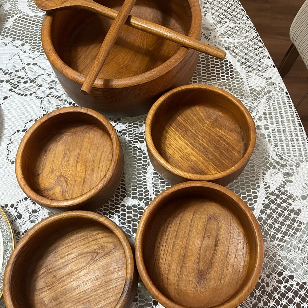 7 piece wood salad bowl set